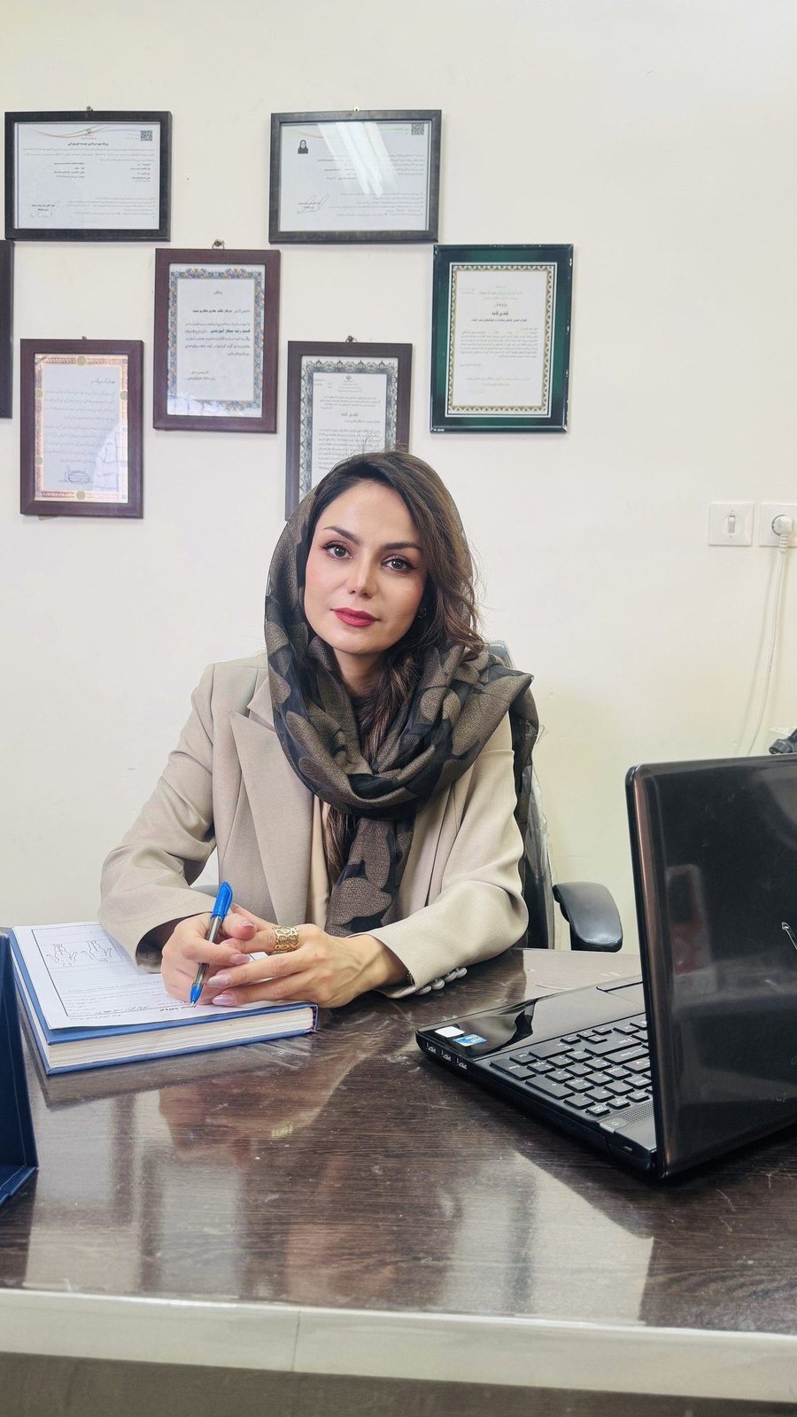 دکتر مهری شاکرینسب